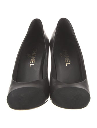 Chanel 2017 Interlocking CC Logo Pumps