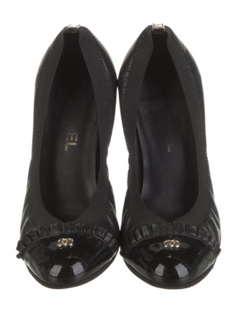 Chanel Interlocking CC Logo Leather Pumps