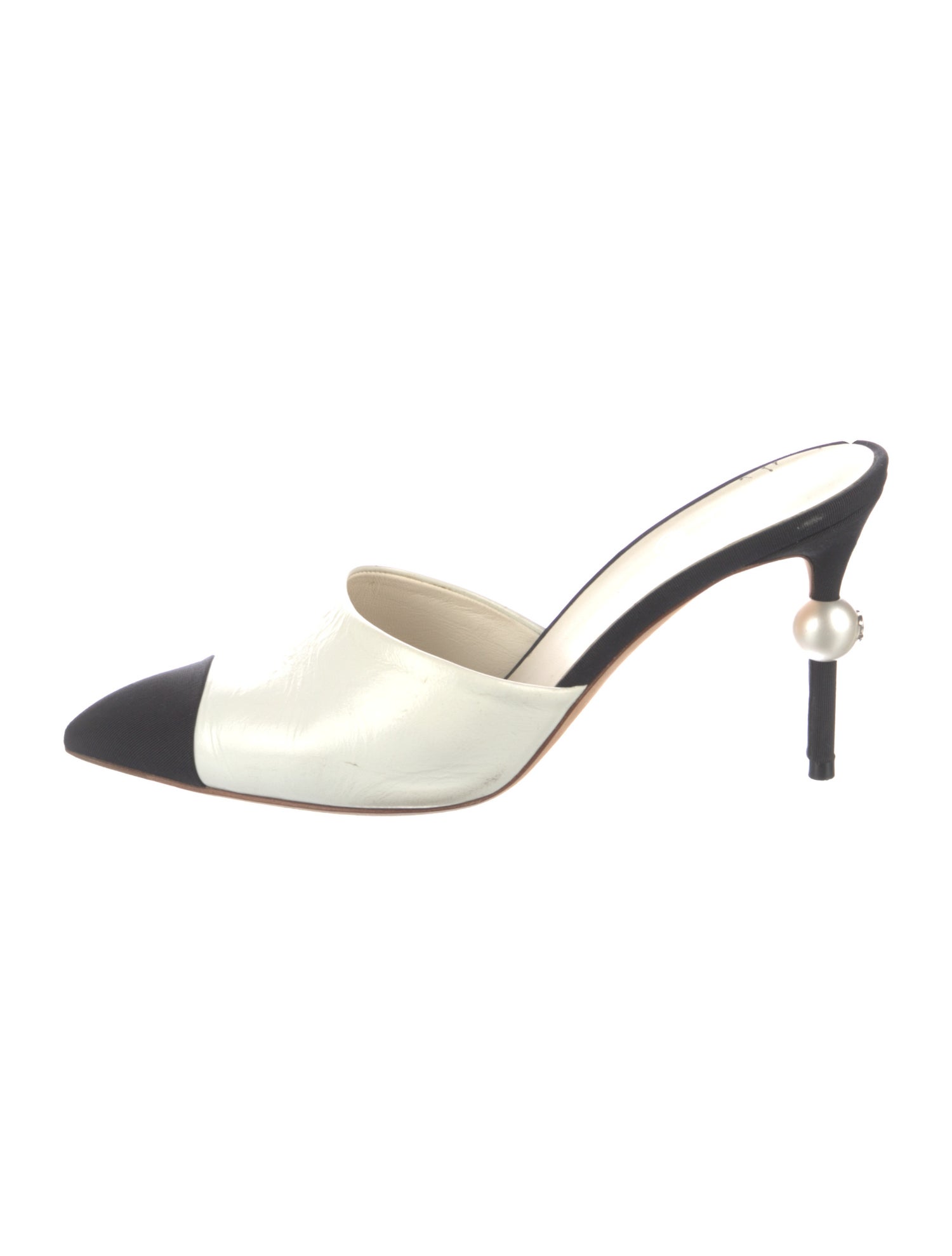 Chanel Interlocking CC Logo Leather Mules - White Pumps
