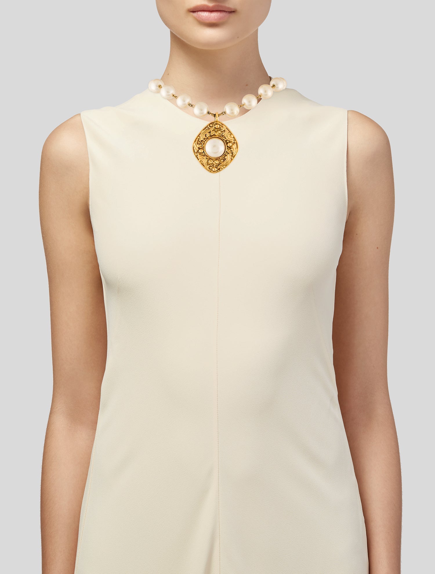 Chanel Vintage Faux Pearl Pendant Necklace