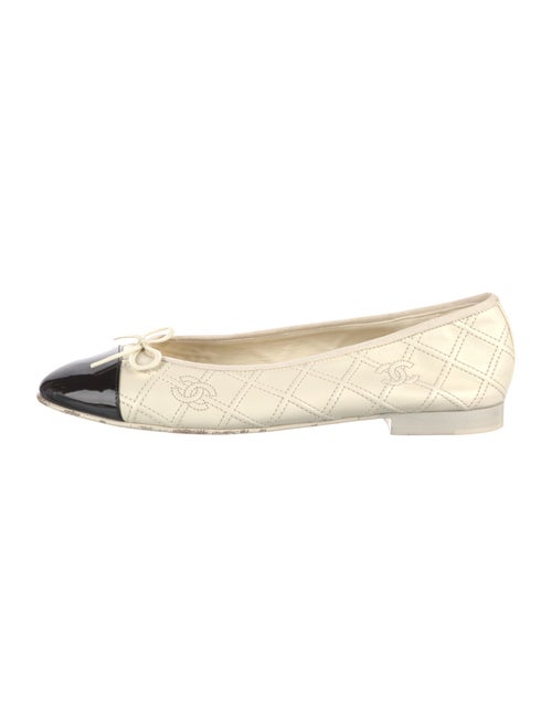 Chanel 2023 Interlocking CC Logo Ballet Flats