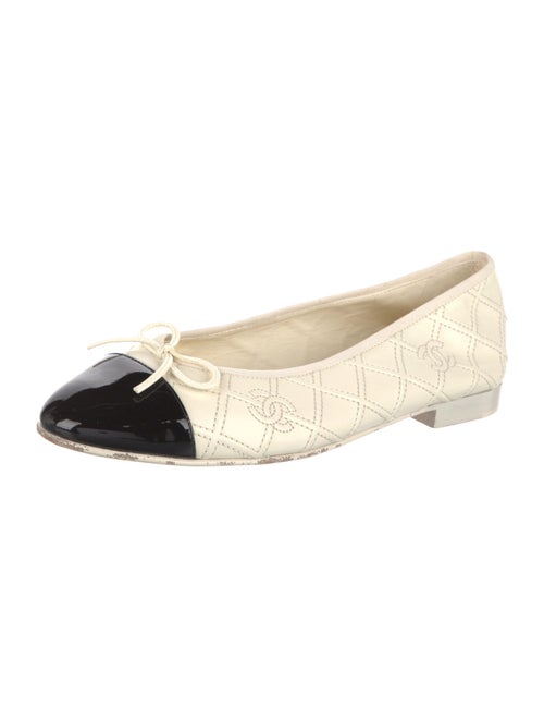 Chanel 2023 Interlocking CC Logo Ballet Flats