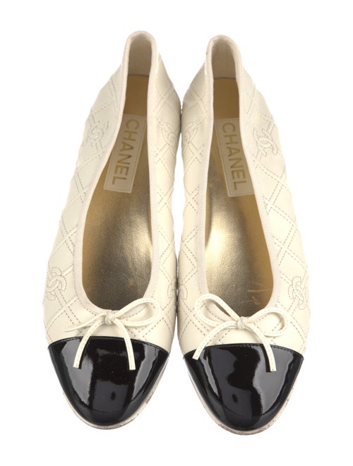Chanel 2023 Interlocking CC Logo Ballet Flats