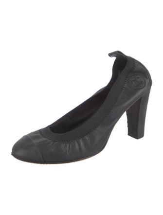 Chanel Interlocking CC Logo Leather Pumps