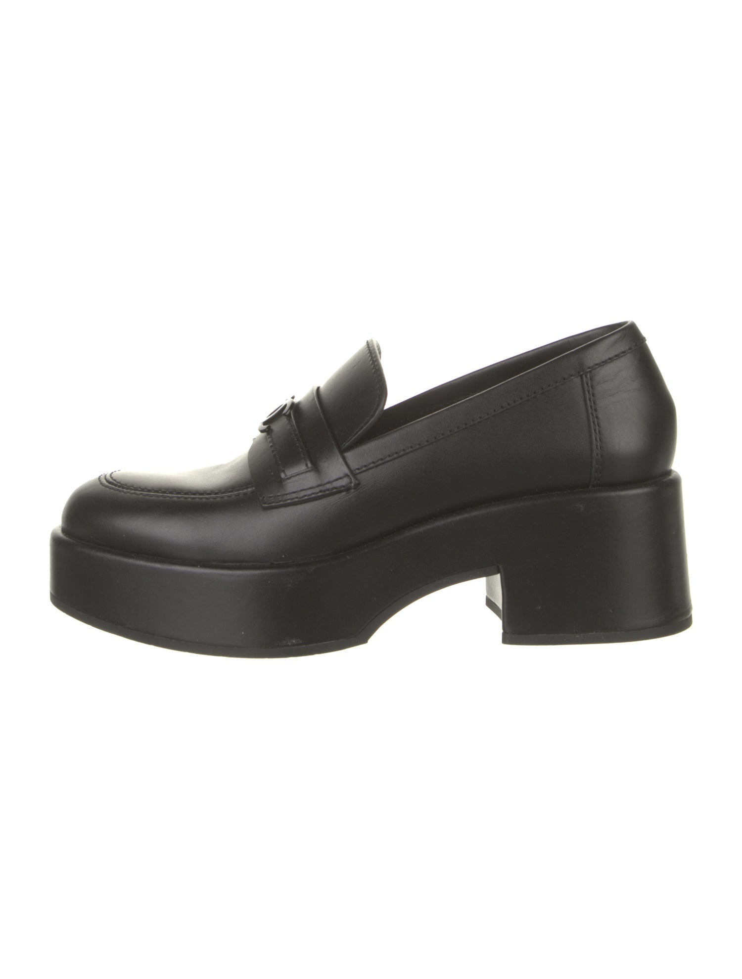 Chanel 2022 Interlocking CC Logo Loafers