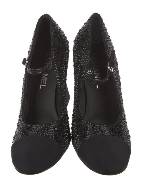 Chanel 2022 Interlocking CC Logo Pumps