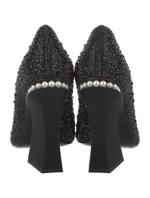 Chanel 2022 Interlocking CC Logo Pumps