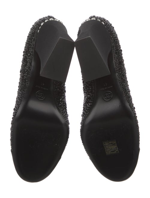 Chanel 2022 Interlocking CC Logo Pumps