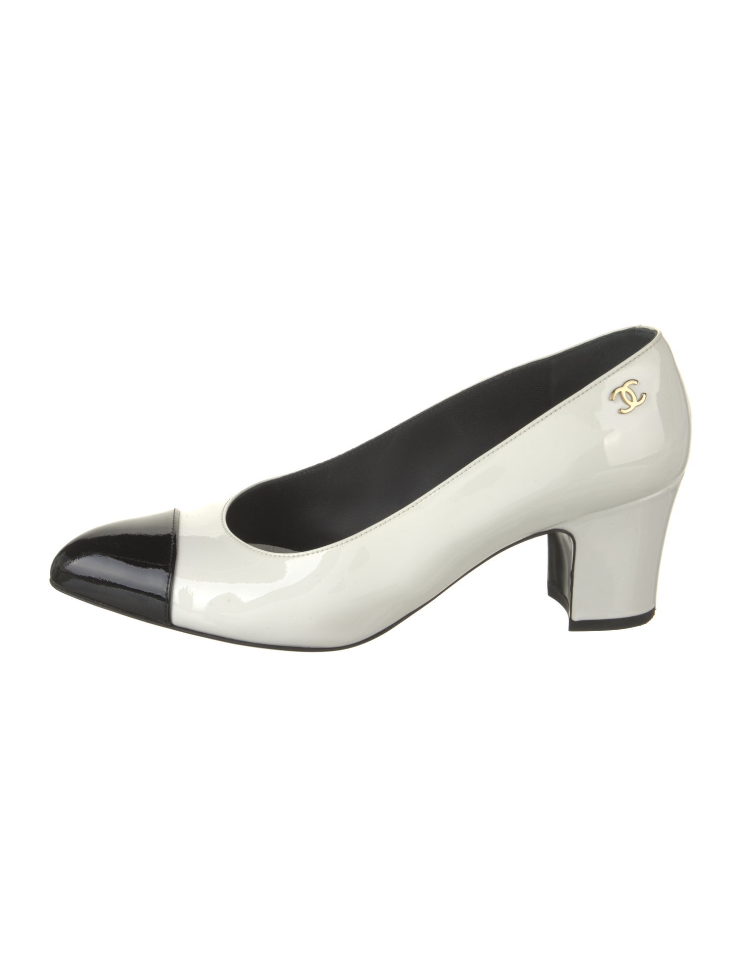 Chanel 2023 Interlocking CC Logo Pumps