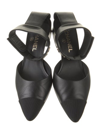 Chanel 2020 Interlocking CC Logo D'Orsay Pumps