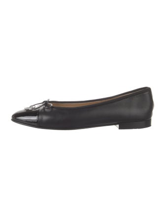 Chanel Interlocking CC Logo Leather Ballet Flats