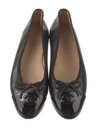 Chanel Interlocking CC Logo Leather Ballet Flats