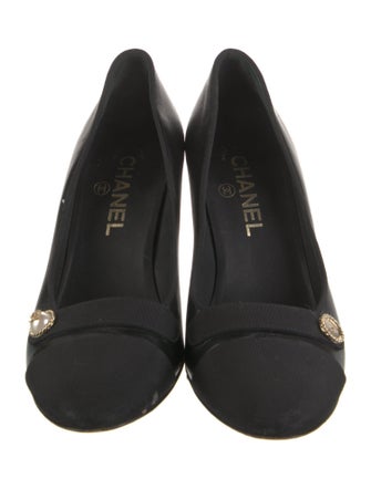 Chanel 2017 Interlocking CC Logo Pumps