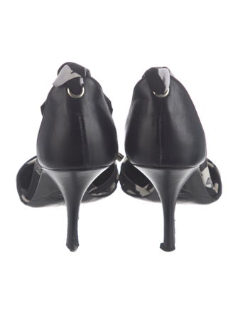 Chanel 2004 Interlocking CC Logo D'Orsay Pumps