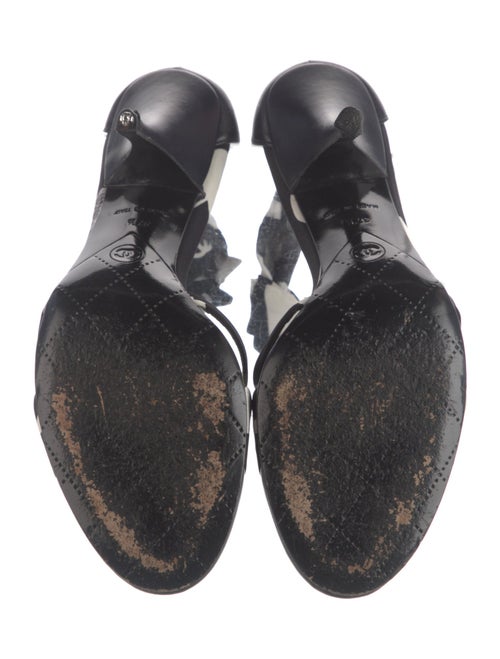 Chanel 2004 Interlocking CC Logo D'Orsay Pumps