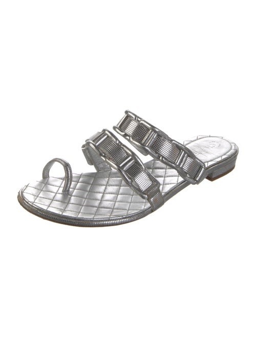 Chanel Interlocking CC Logo Patent Leather Slides
