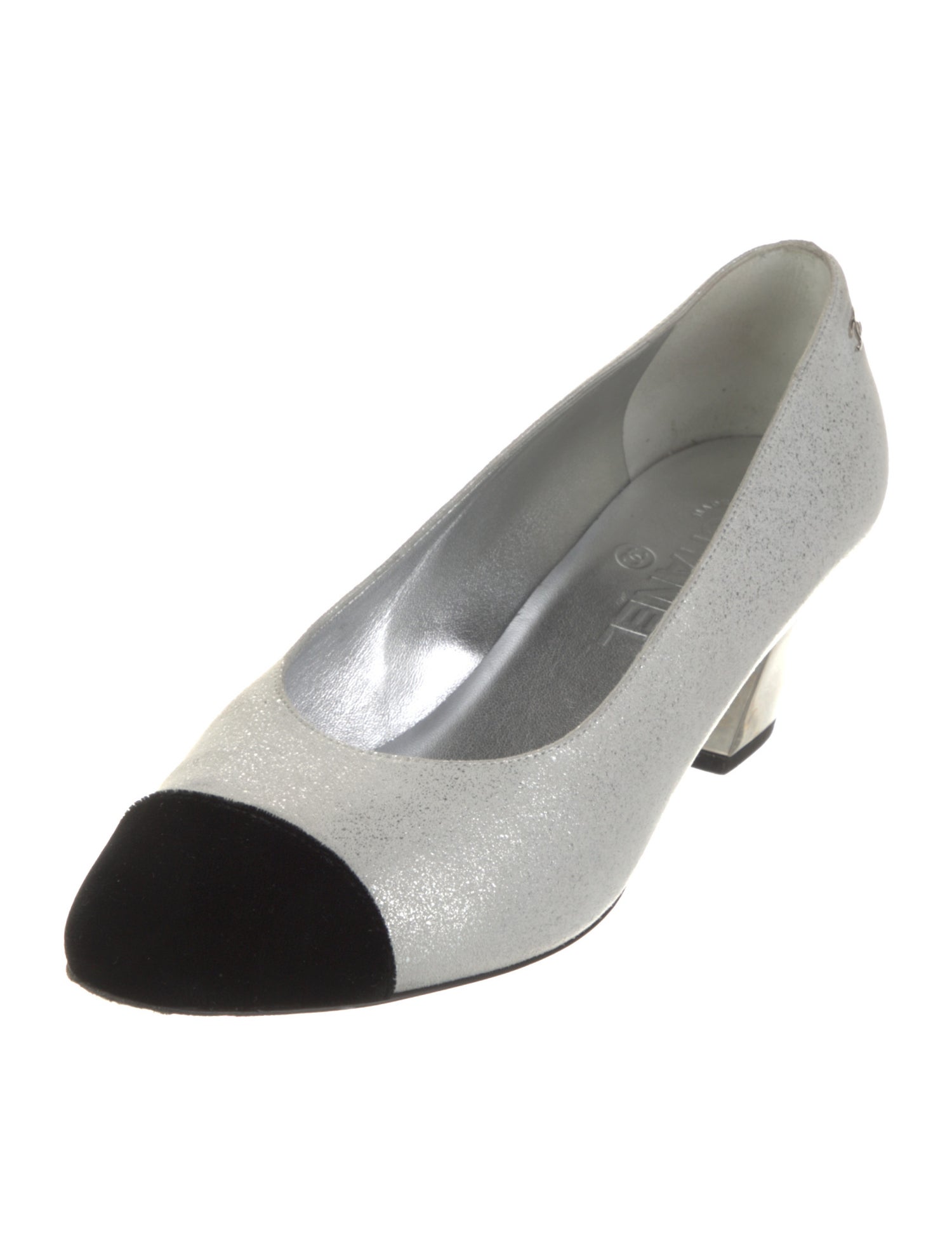 Chanel 2018 Interlocking CC Logo Pumps