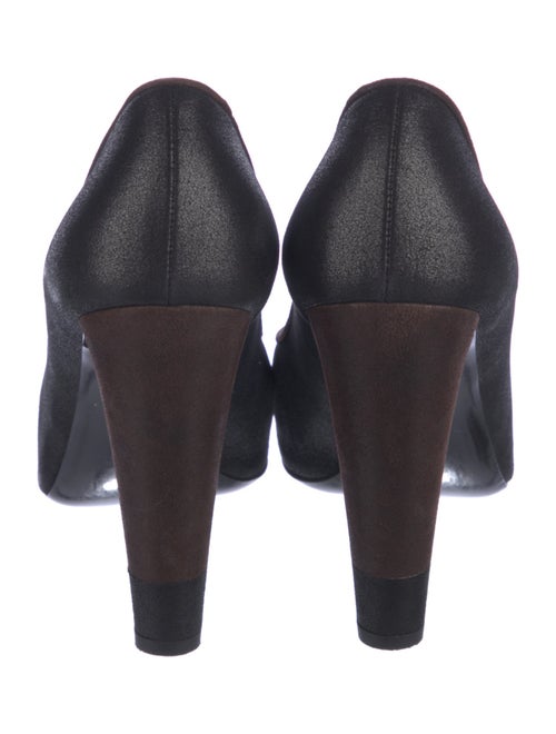 Chanel 2009 Interlocking CC Logo Pumps