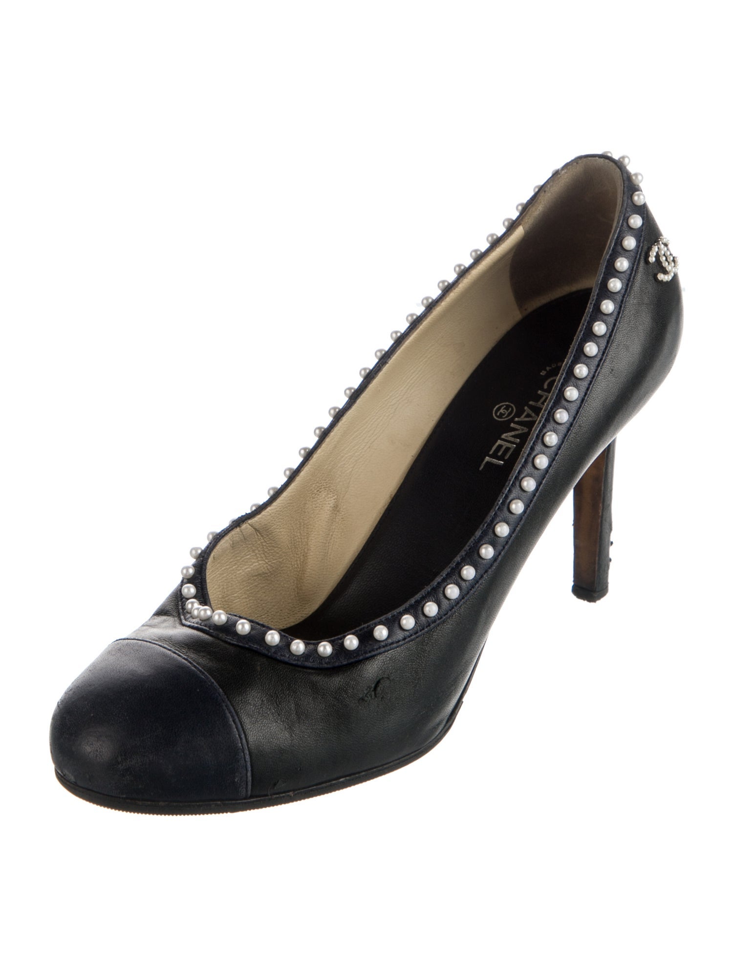 Chanel Interlocking CC Logo Lambskin Pumps