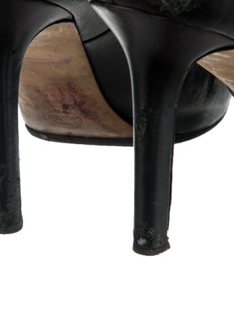 Chanel Interlocking CC Logo Lambskin Pumps