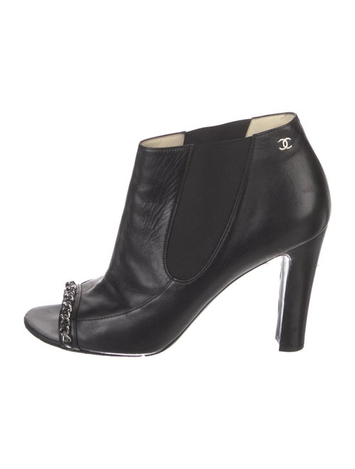 Chanel g29804 Interlocking CC Logo Chelsea Boots