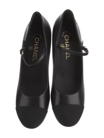 Chanel 2024 Interlocking CC Logo Pumps