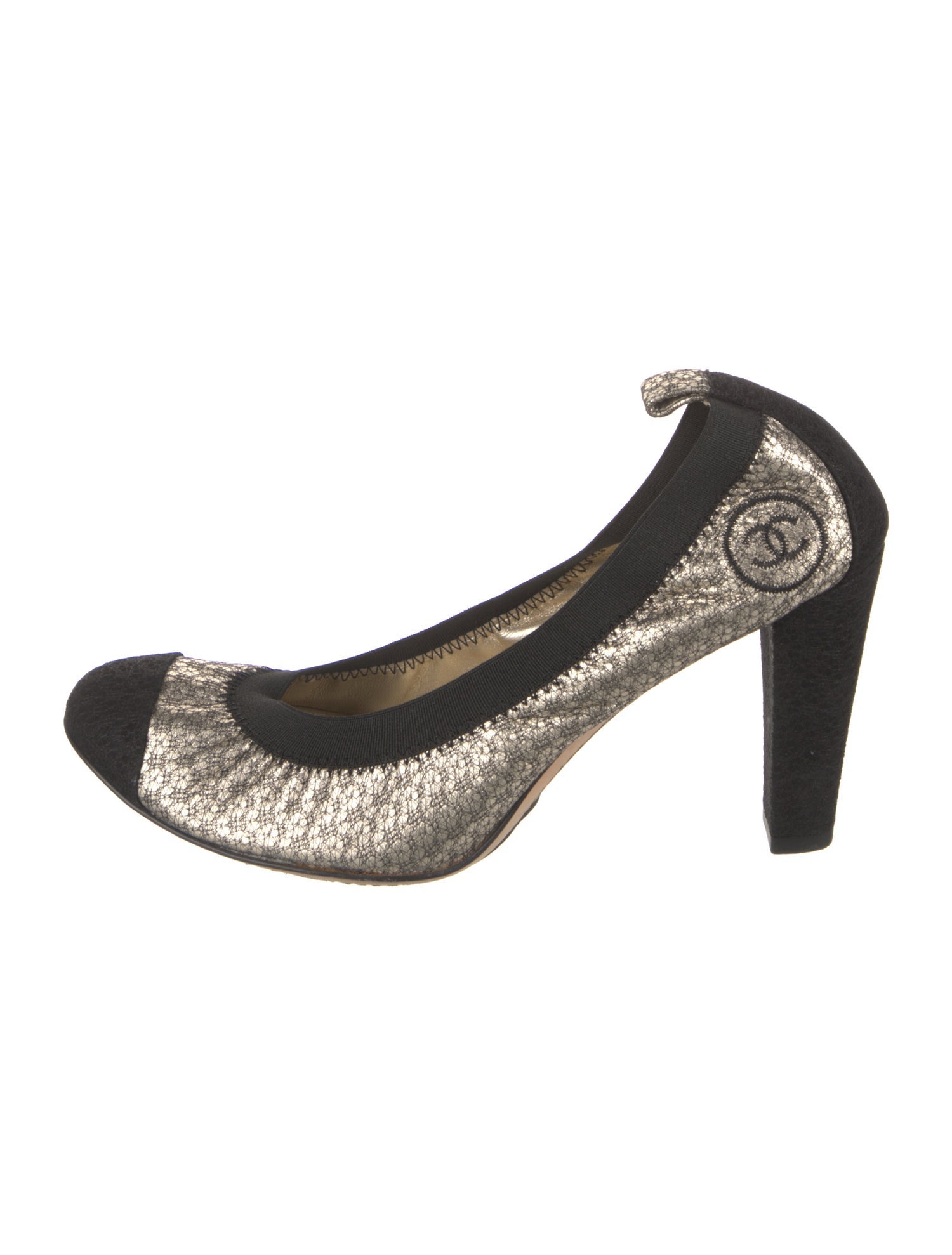 Chanel Interlocking CC Logo Leather Pumps