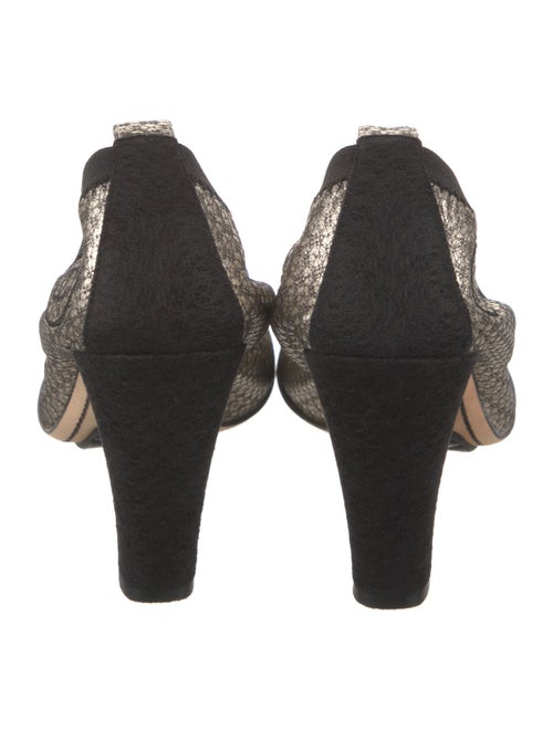 Chanel Interlocking CC Logo Leather Pumps