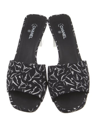 Chanel 2022 Interlocking CC Logo Slides