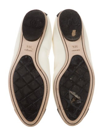 Chanel Interlocking CC Logo Leather Ballet Flats