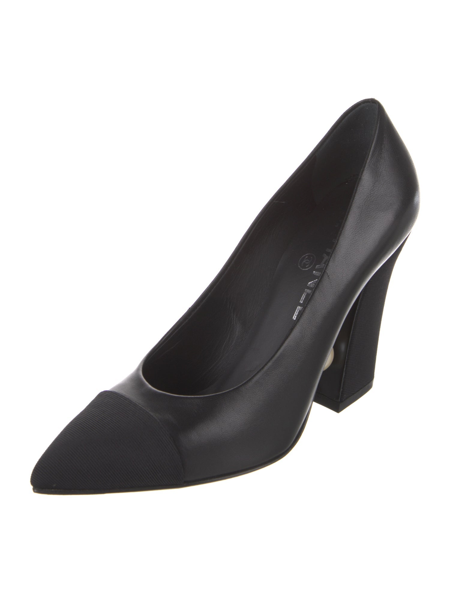 Chanel 2014 Interlocking CC Logo Pumps