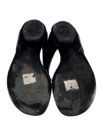 Chanel Interlocking CC Logo Patent Leather Flip Flops