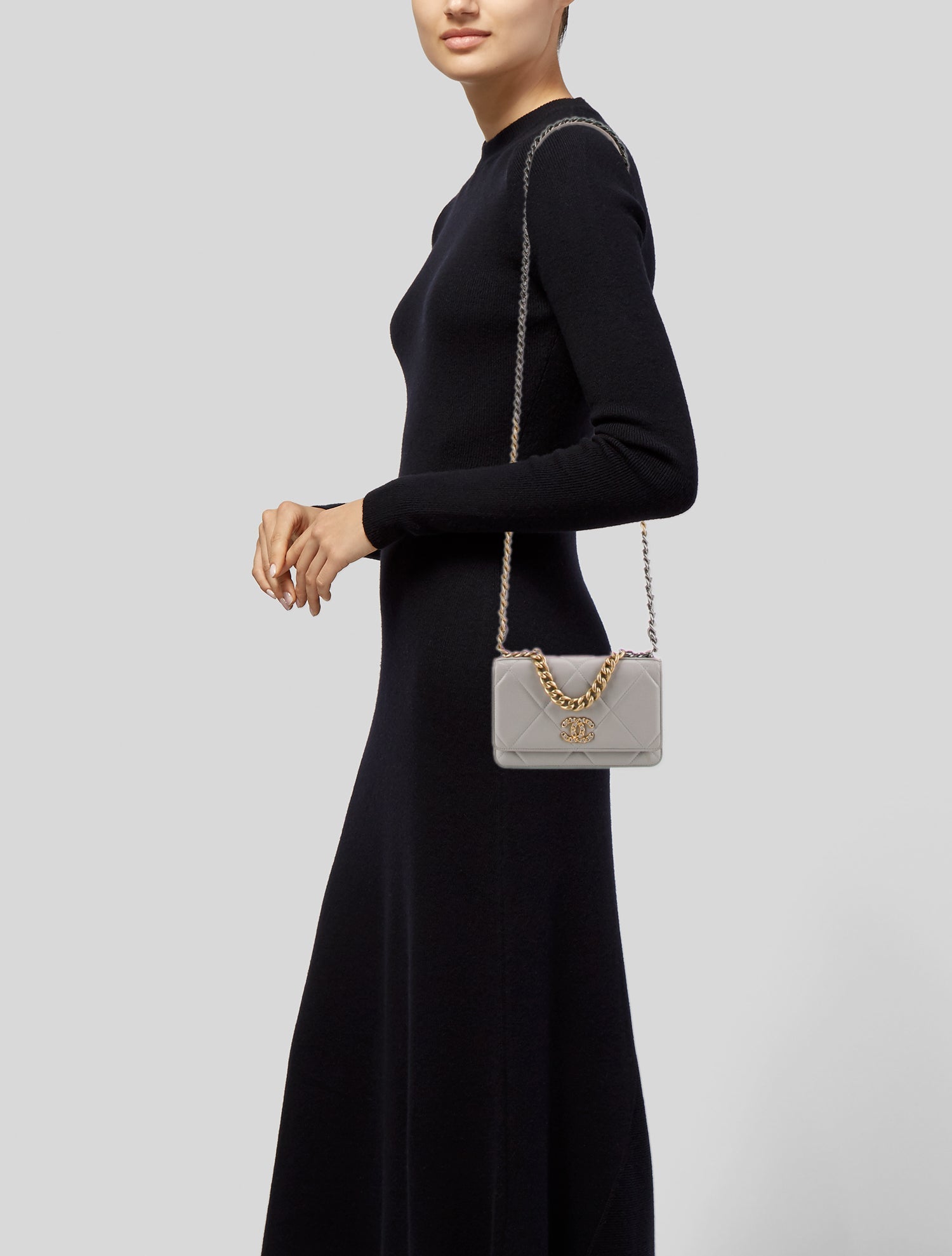 Chanel 19 Wallet On Chain