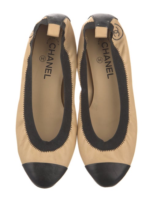 Chanel Interlocking CC Logo Leather Ballet Flats