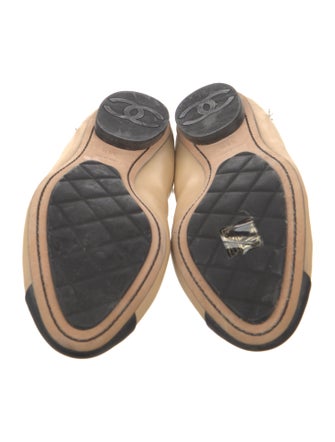Chanel Interlocking CC Logo Leather Ballet Flats
