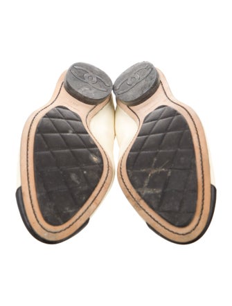 Chanel Interlocking CC Logo Leather Ballet Flats