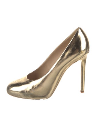 Chanel Interlocking CC Logo Leather Pumps