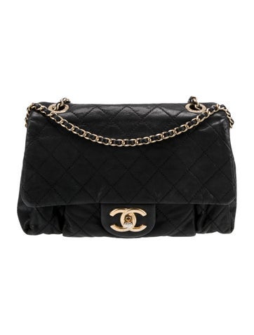 Chanel Shoulder Bags Small Chic Quilt Flap Bag