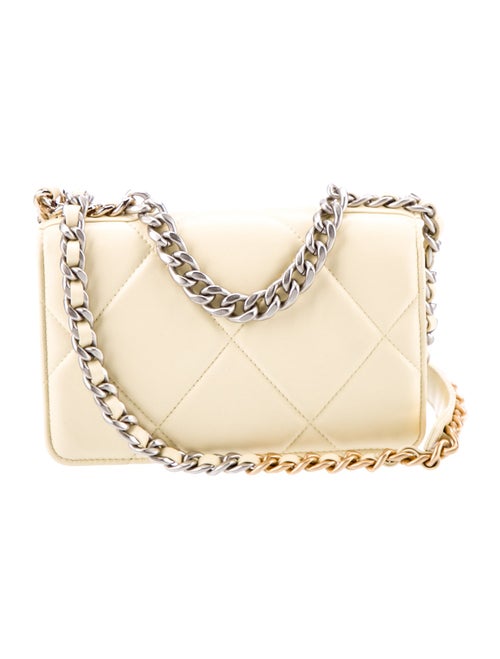 Chanel 19 Wallet On Chain