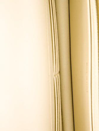 Chanel 19 Wallet On Chain