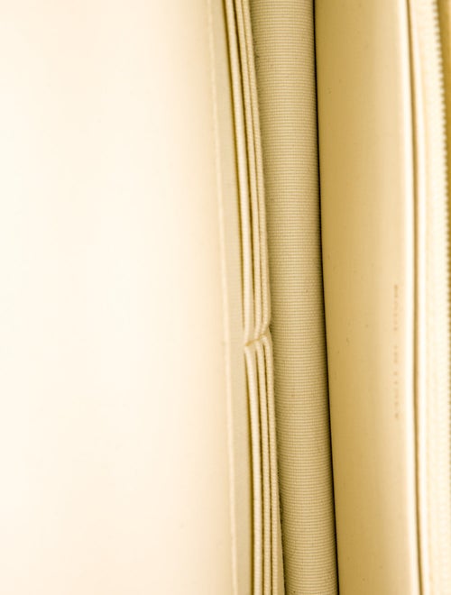 Chanel 19 Wallet On Chain