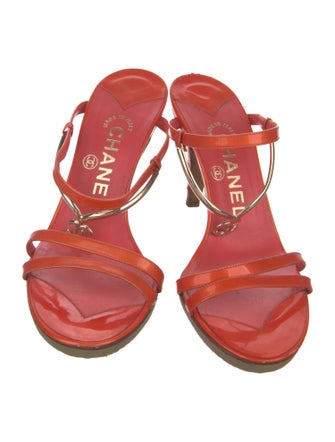 Chanel Interlocking CC Logo Patent Leather Slides