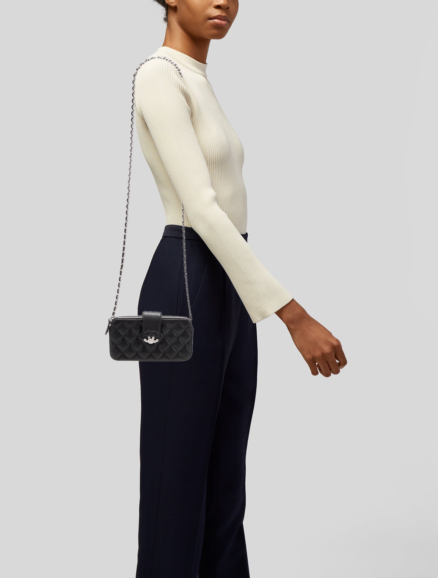 ショルダーバッグ・ポシェット × ヴィンテージ(中古) Chanel Top Handle Phone Holder Mini Crossbody Bag Chanel Phone Holder Lamb White | SACLÀB