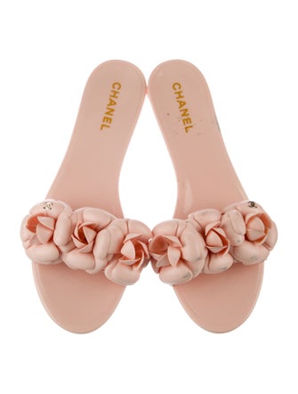 Chanel 2020 Interlocking CC Logo Slides