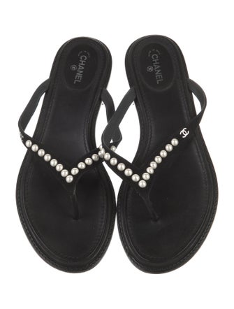 Chanel 2019 Interlocking CC Logo Flip Flops