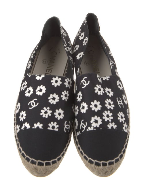 Chanel 2022 Interlocking CC Logo Espadrilles