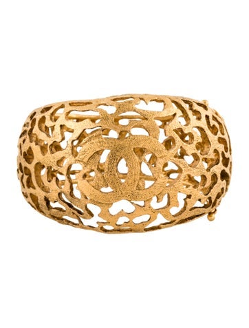 Chanel Bangle Vintage CC Cutout