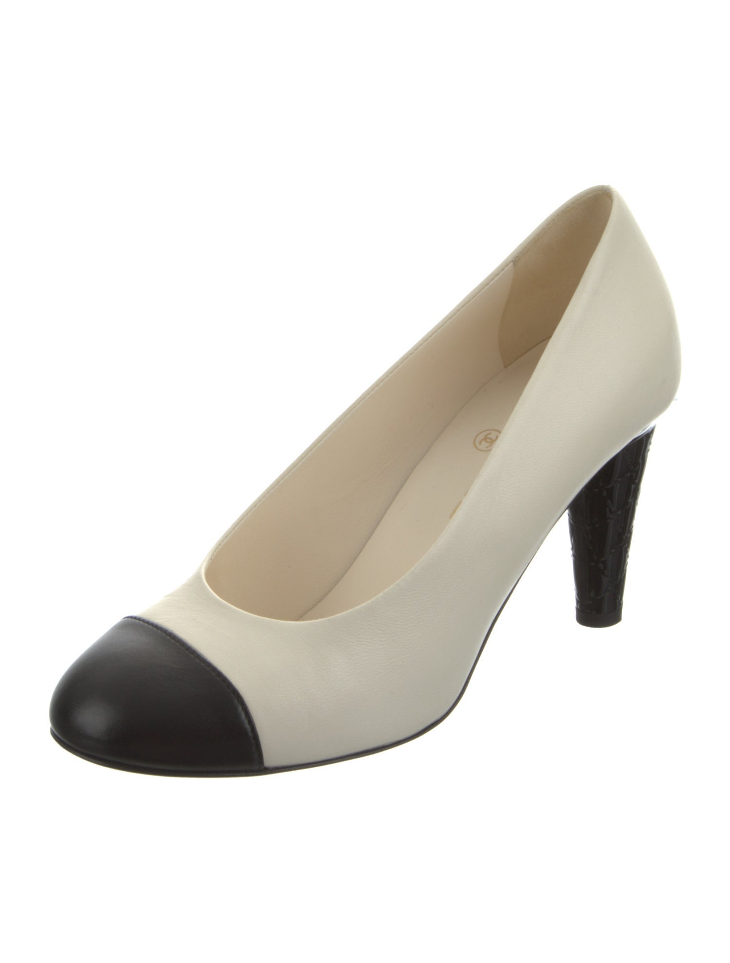 Chanel 2019 Interlocking CC Logo Pumps