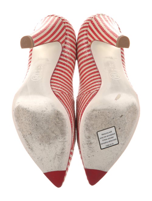 Chanel Interlocking CC Logo Leather Pumps