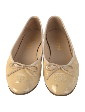 Chanel Interlocking CC Logo Patent Leather Ballet Flats